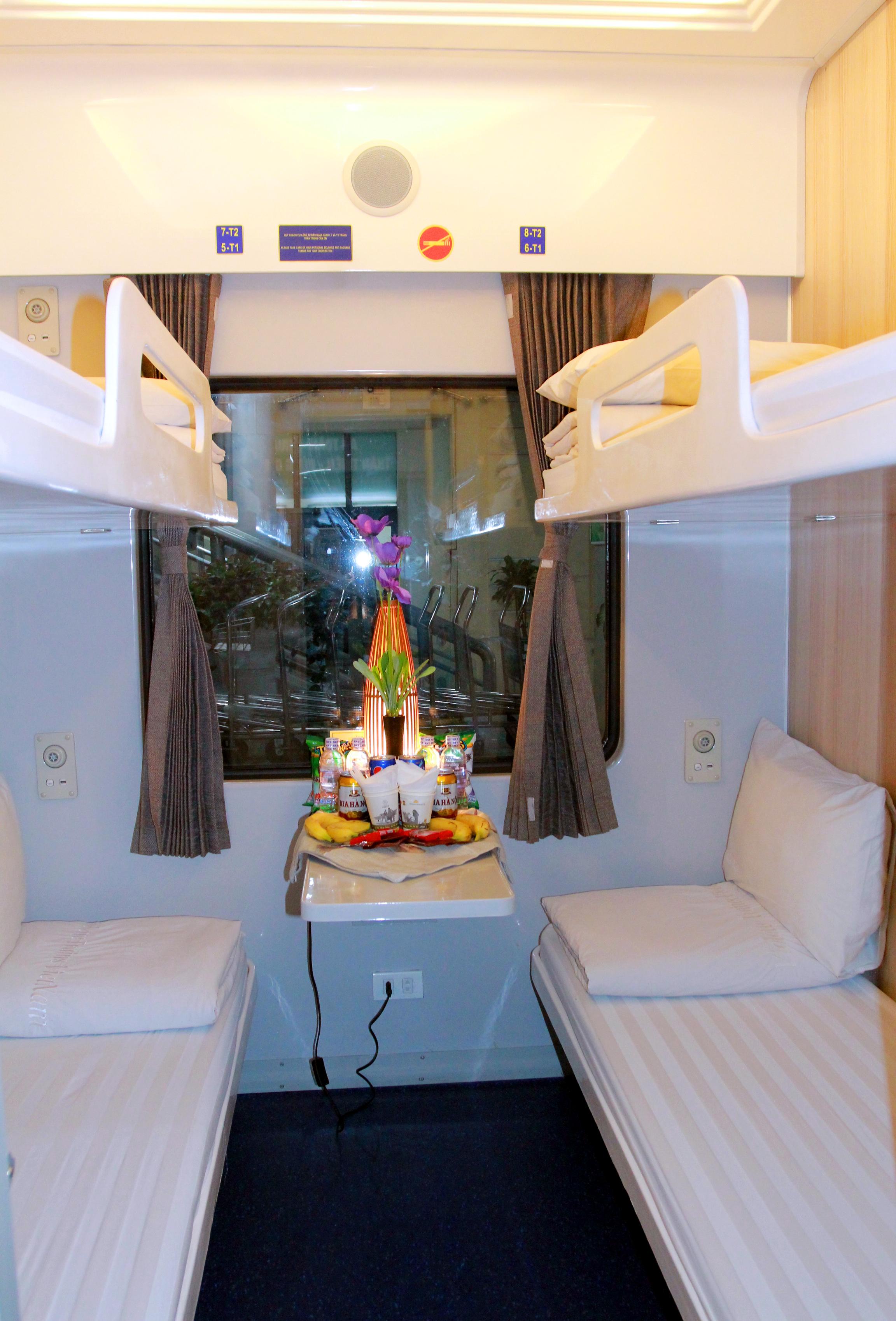 Ninh Bình – Huế on SE3 (21h44-8h55) (Deluxe 4 Berths Cabin, One Way)