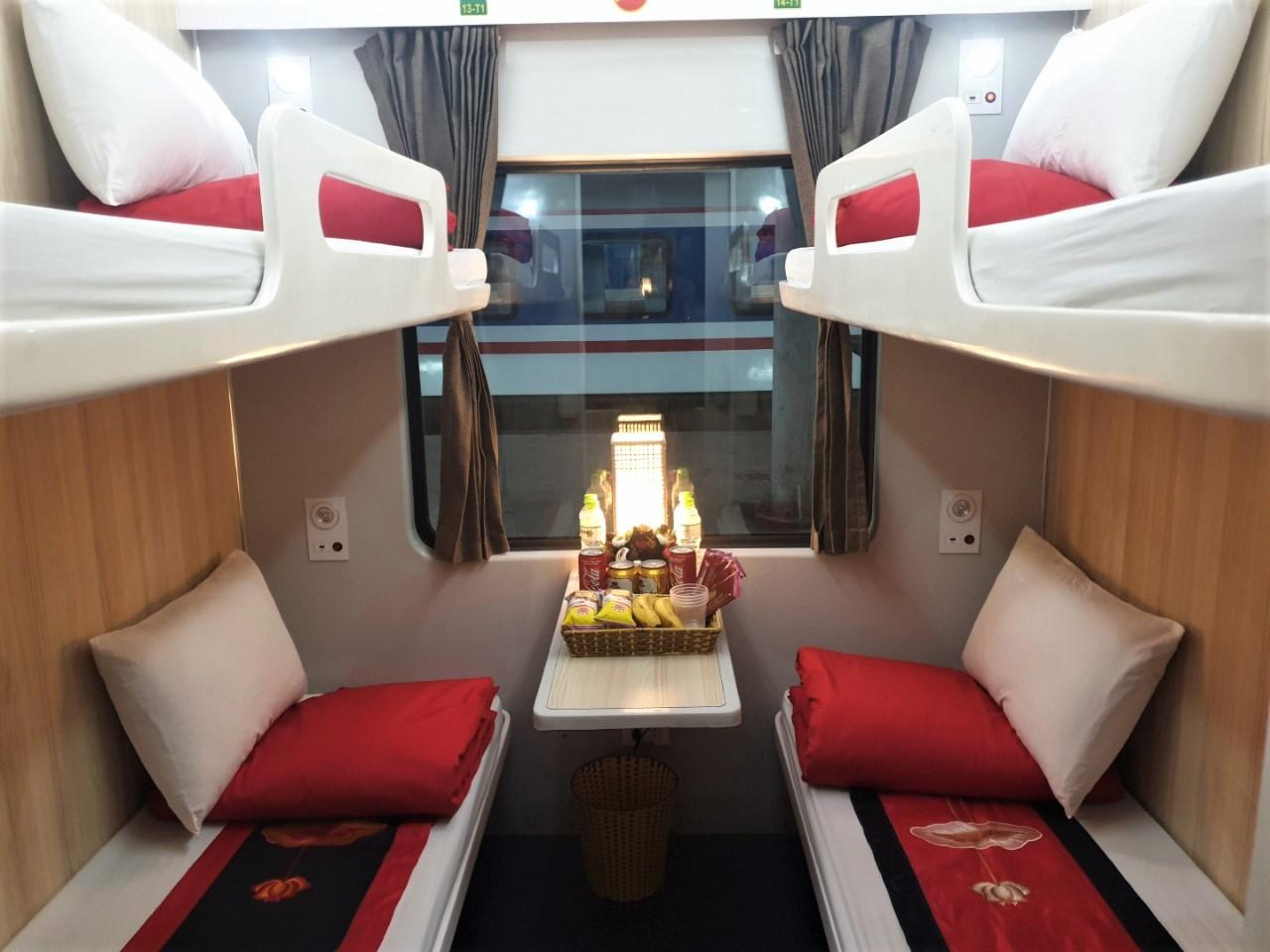 Da Nang - Ninh Binh on Lotus Train SE20 (18h05 – 09h20) (Deluxe 4 Berths, One Way)
