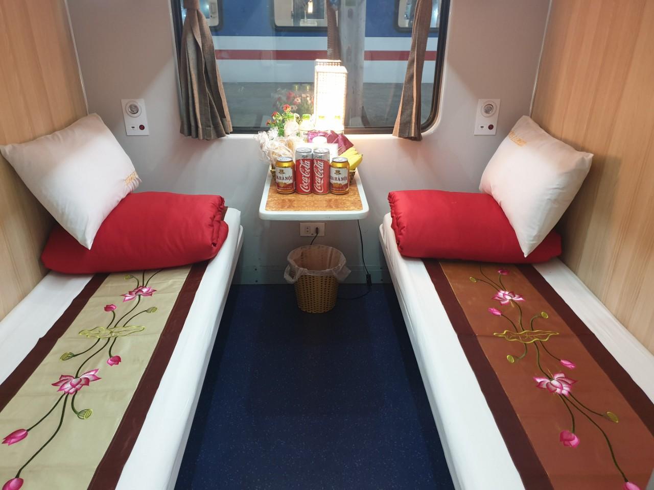 Dong Hoi - Ninh Binh on Lotus Train SE20 (23h51 – 08h59) (Deluxe 4 Berths, One Way)