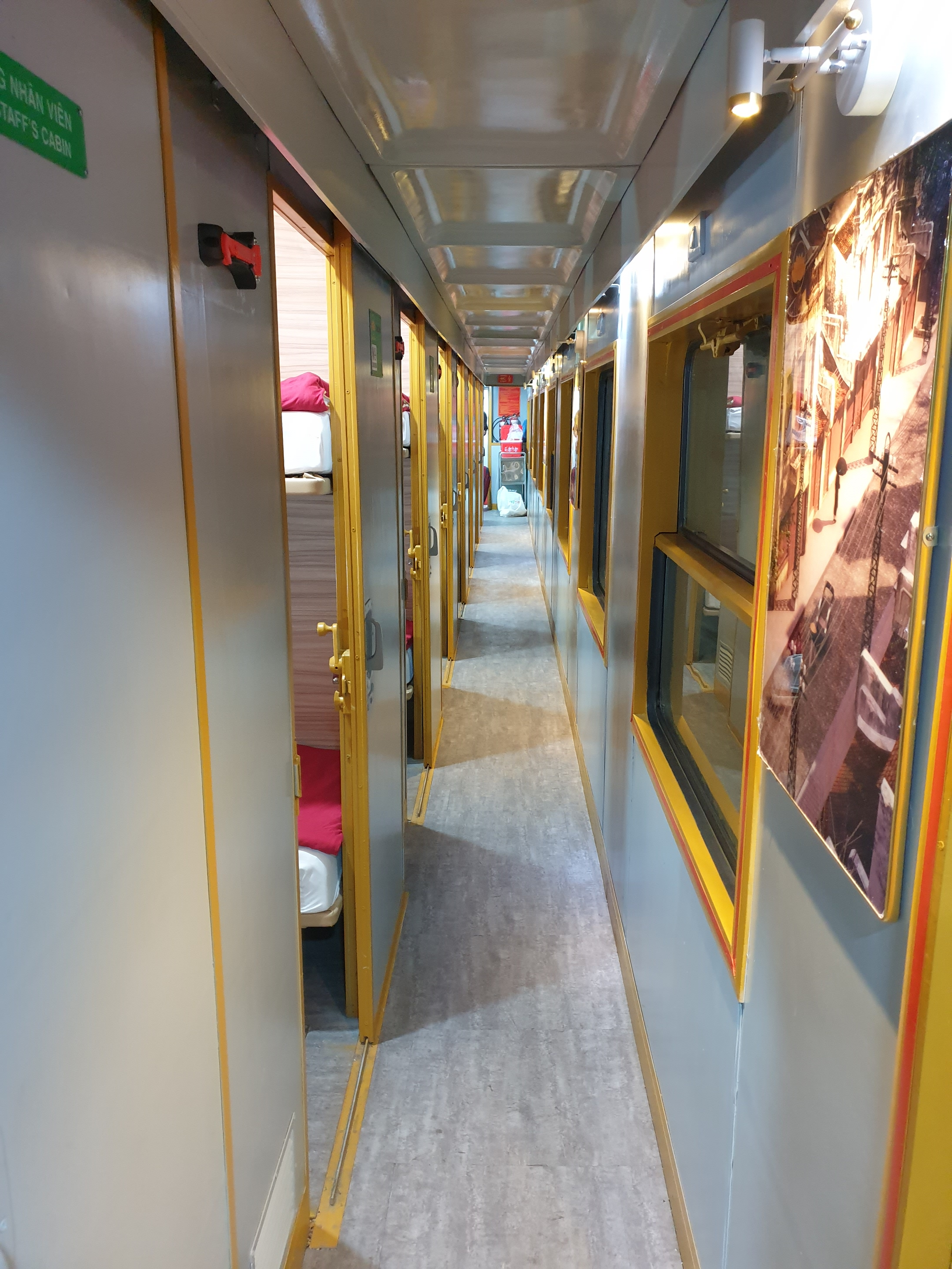 Hanoi - Da Nang in VIP 2 berth-cabin Lotus train service  on SE19 (19h50 – 12h20) - Price per person not per cabin 
