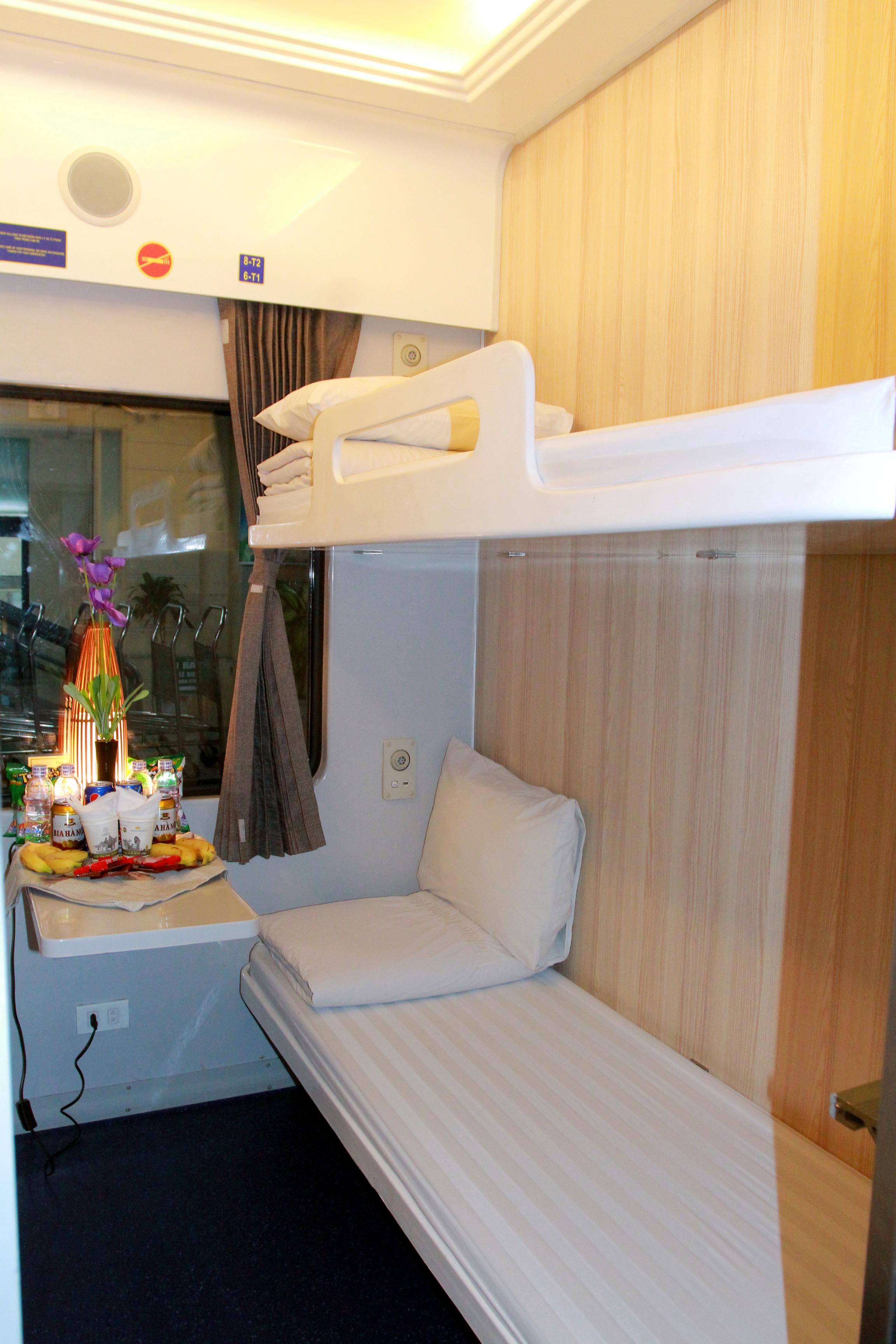 Hà Nội – Huế on SE3 (19h25 – 08h55)  (Deluxe 4 Berths Cabin, One Way)
